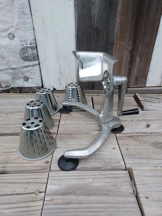 Vtg Betsy Ross Manual Rotary Vegetable Grater/ ProcesorFood -Silver