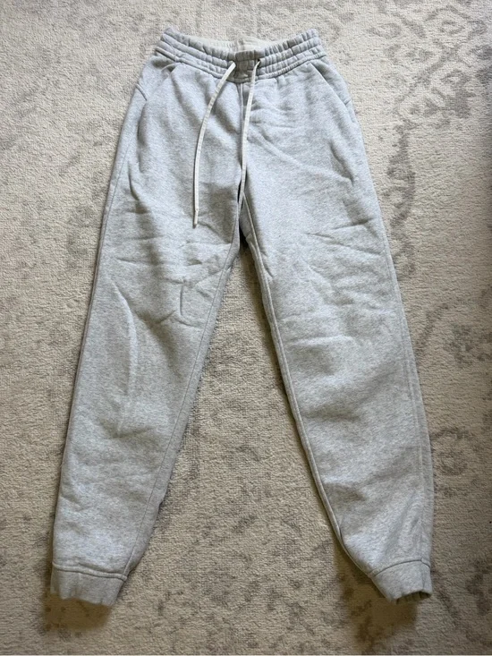 Lululemon grey joggers