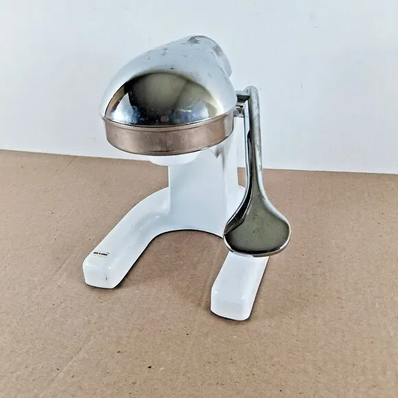 Countertop Ramcon Chrome & White Enamel Manual Citrus Juicer Vintage