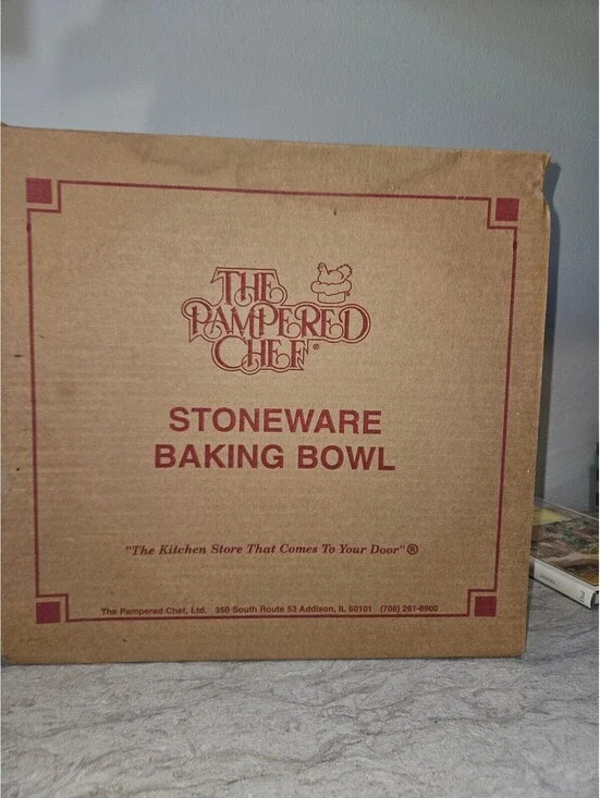 The Pampered Chef Stoneware Baking Bowl - Cream