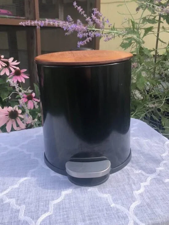 Metal counter top compost container can black with wood lid , removeable inside