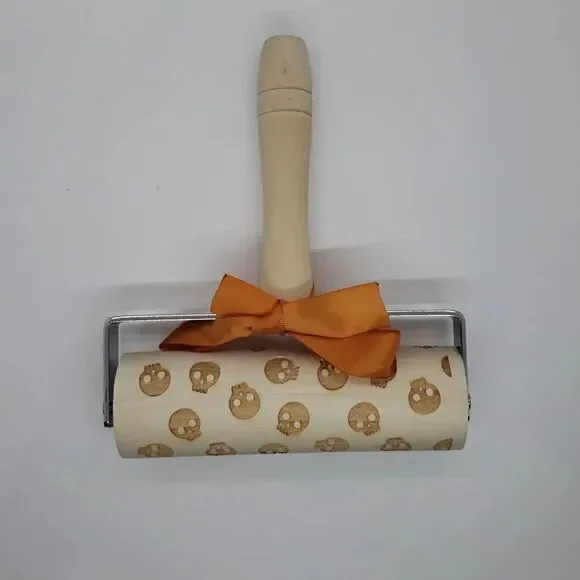 Skull wooden rolling pin 1.5