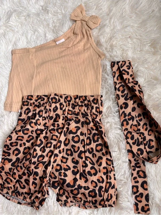 Kids One-Shoulder Ribbed Tank and Leopard Shorts Set - Beige
