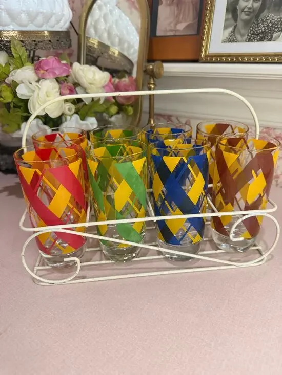 Vintage set of 8 midcentury glasses‎ cups multicolor argyle w/ wire holder caddy