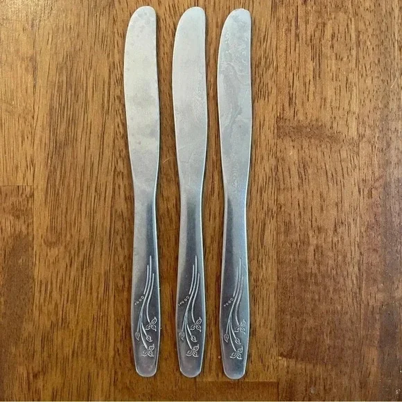 Vintage Stainless Wallace Floral Flatware Boho‎ - 3 Large Spoons 3 Dinner Knives