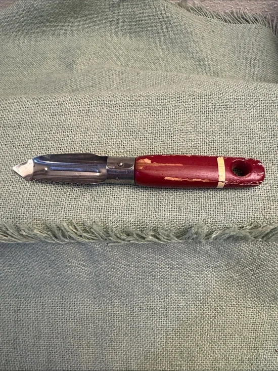 Red Handled Combination Peeler - Classic Vintage Kitchen Tool
