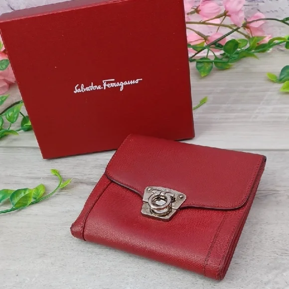 Ferragamo Gancini Clasp Wallet