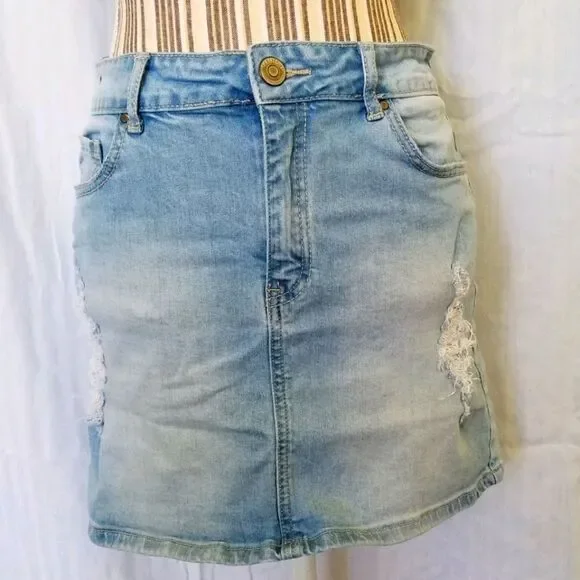 F21 distressed Jean skirt Sz 28