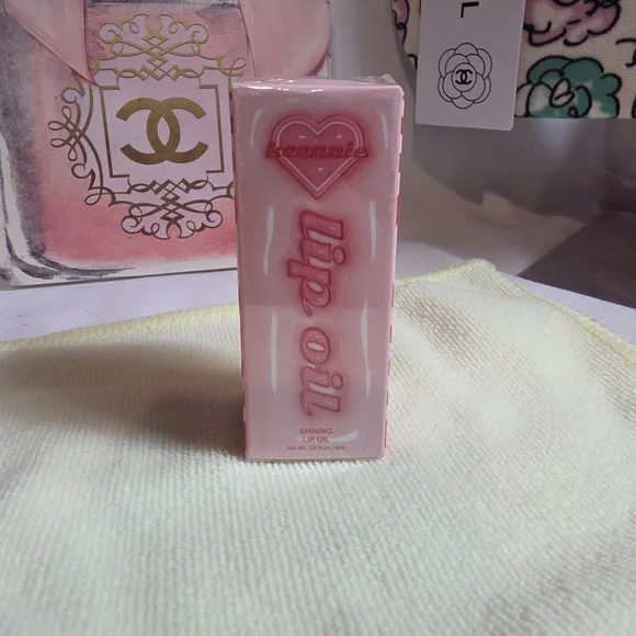 Pink Shining Lip Oil - Hydrating Gloss