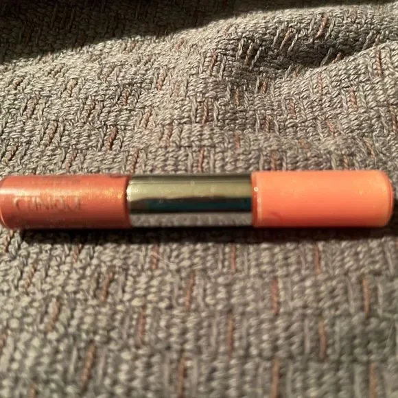 NEW -CLINIQUE Full Potential Lips Plump & Shine 02 PEACH PLUMP & 03 GLAMOUR-FULL