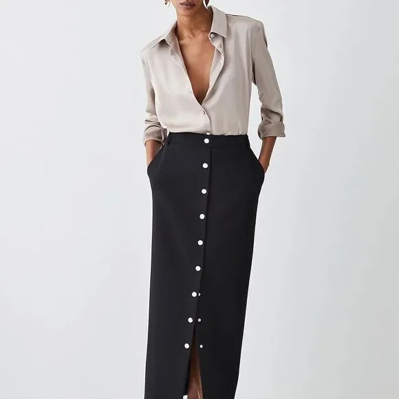 Chic Black Button-Down Skirt