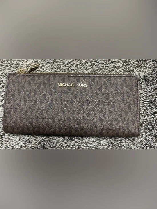 NWT Michael Kors quarter zip wallet