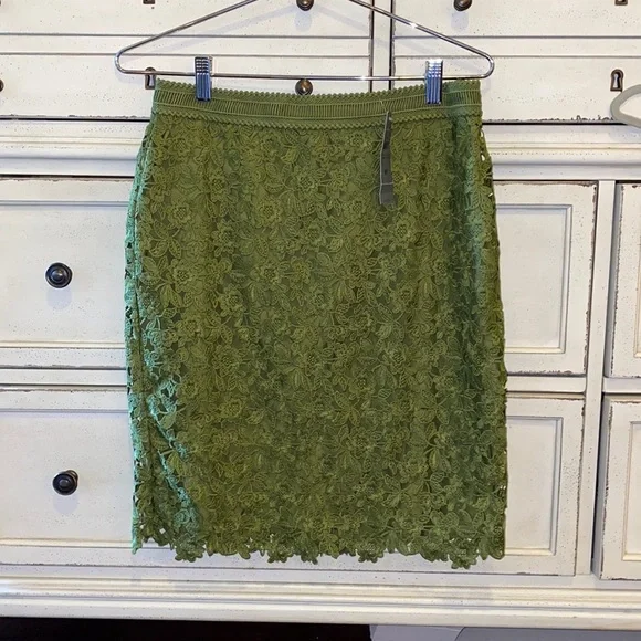 Ann Taylor Petite 6P army green skirt NWT​