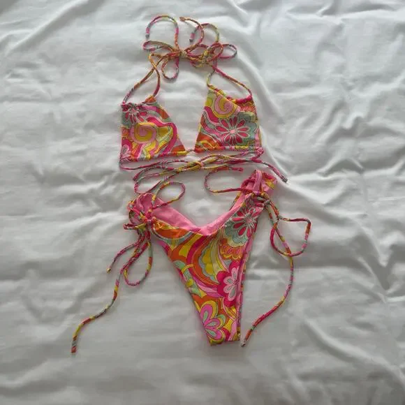 Frankie’s Bikini x Hailee Steinfeld Colorful Swirl Bikini Set Size S
