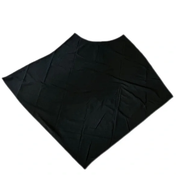 Black flowy skirt with point in middle Elastic waist
