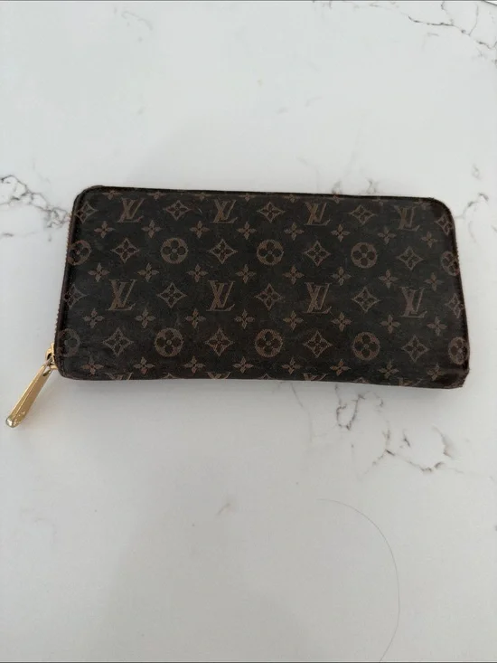 Louis Vuitton Monogram Mini Lin Zippy Wallet