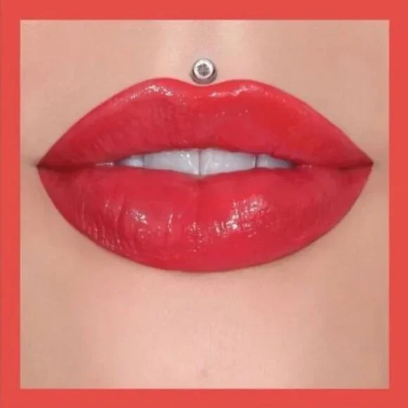 Jeffree Star Supreme Gloss in color 