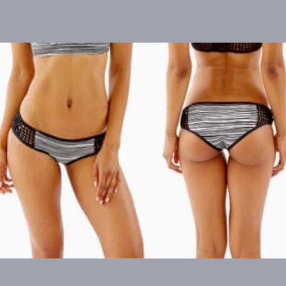 NEW FRANKIES BIKINIS‎ Koa Crochet Bikini Bottom in Strom [SZ Medium ]