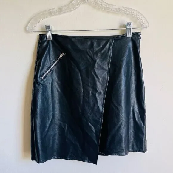 LUMIÉRE Black PU Leather Zipper Mini Skirt Small