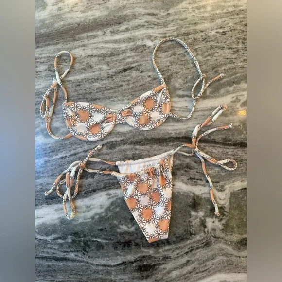 Frankie’s Bikini Tia Terry Set -Nude Daisy