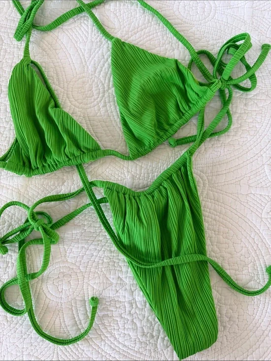 Frankie’s Bikinis