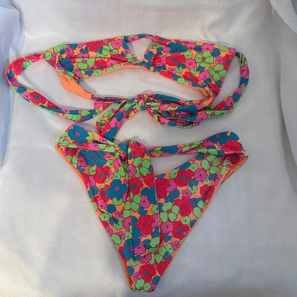Frankies Bikinis Neon Floral Two Piece Set Multiway‎ Bandeau High Cut Large