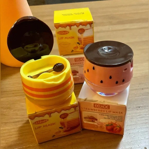 Eelhoe: lip mask strawberry and honey 4 box set with a honey stick applicator.
