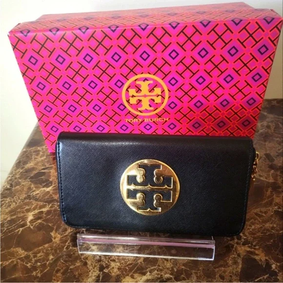 Tory Burch Black Wallet with Gold Logo comes with Dust bags only🌹