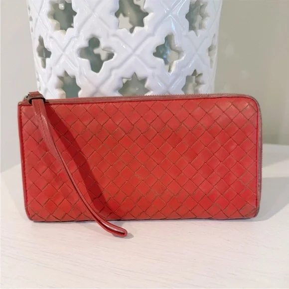 EUC-Bottega Veneta Coral Intrecciato Leather Long Wallet
