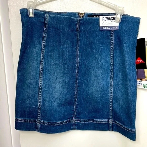 REWASH ultra stretch denim A-Line skirt there is a back zipper, size 9