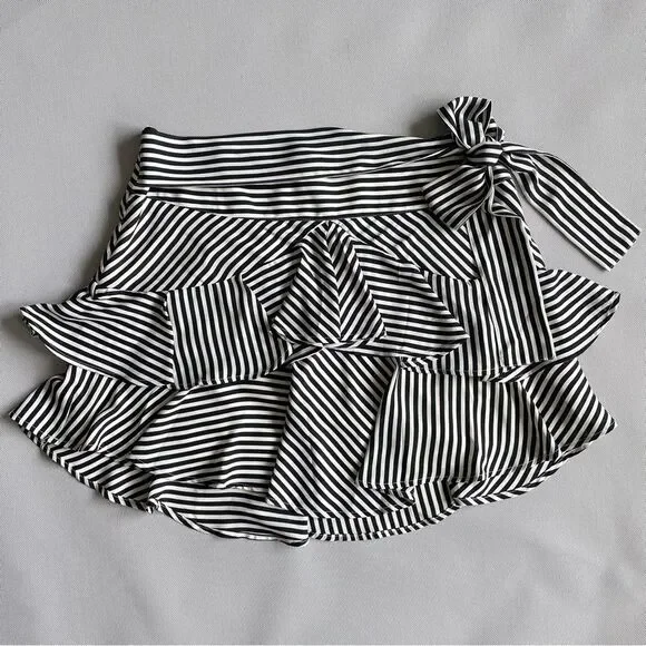 EXPRESS Striped Ruffled Mini Skirt Women’s Size 10