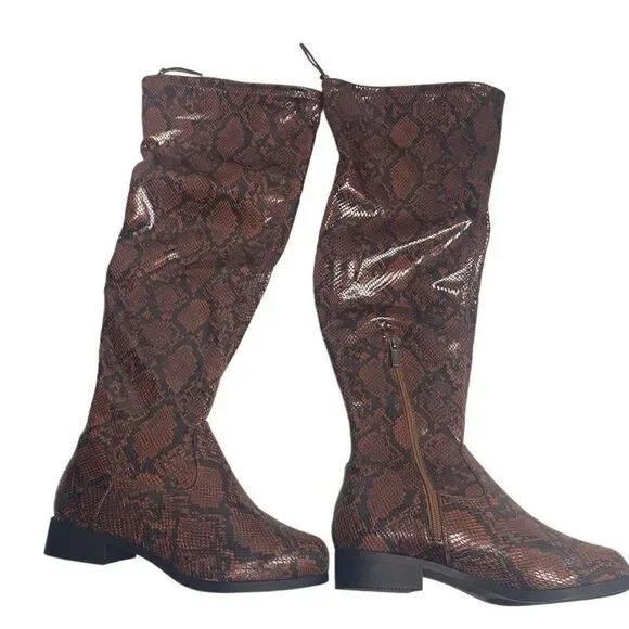 SHOEDAZZLE Women’s Knee Boots Reena Snake Design Beown Size 8 Zipper Closure NEW
