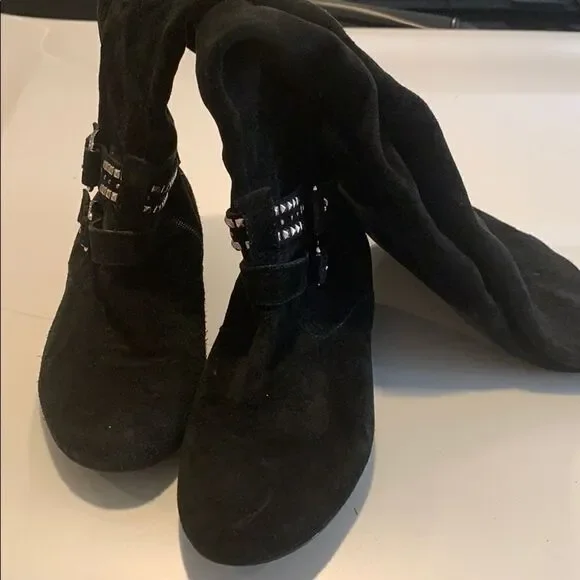 💕Last deal 💕BCBG suede fabric boots