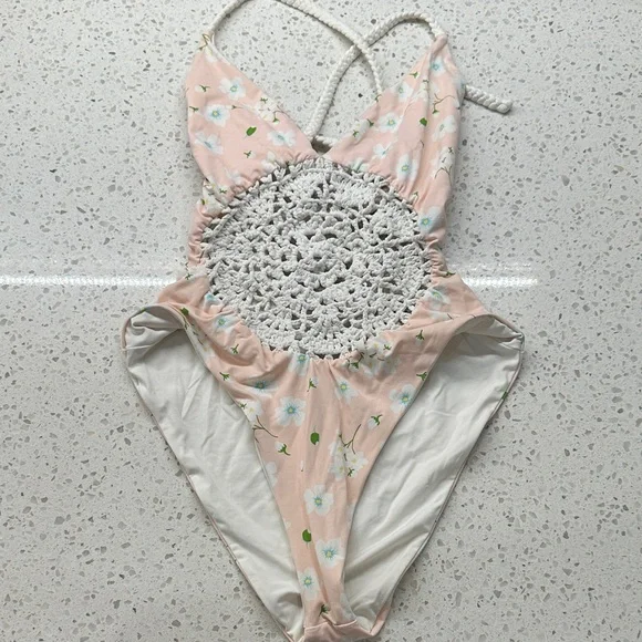 Frankies Bikinis Eliza crochet one piece pink daisy swim size Medium