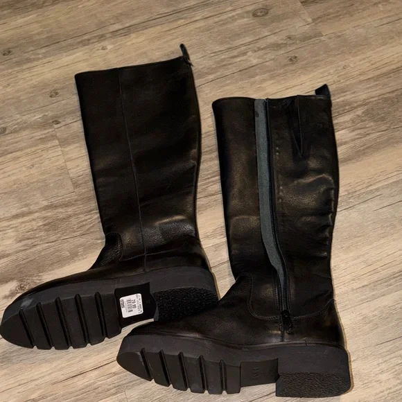 MM6 Maison Martin Margiela Black Leather Over-the-Knee Zip Boots with Lug Sole