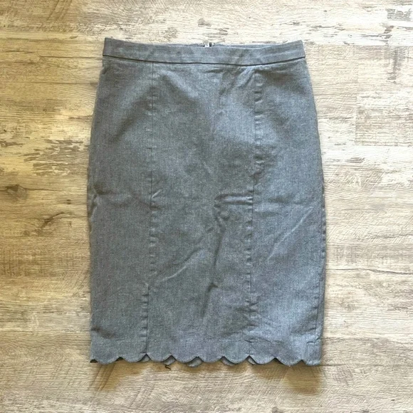 Banana Republic grey scalloped pencil skirt
