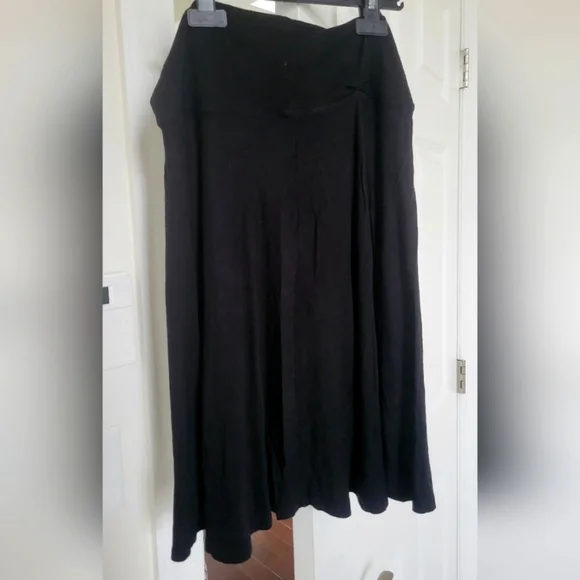 Women Simple Black Skirt M