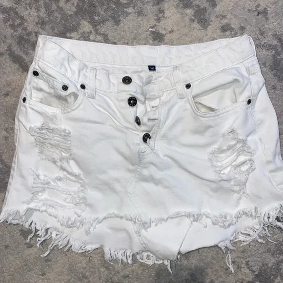 CARMAR White Skirt Size 26