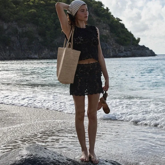 Doen Heirloom Maritza Crochet Mini Skirt Black