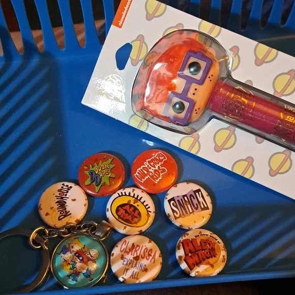 Nickelodeon keychain pins Funko Pop Rugrats Limited Edition Chuckie Lip Gloss
