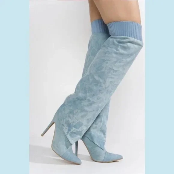 Cape Robbin Light Wash Denim 4 1/2 