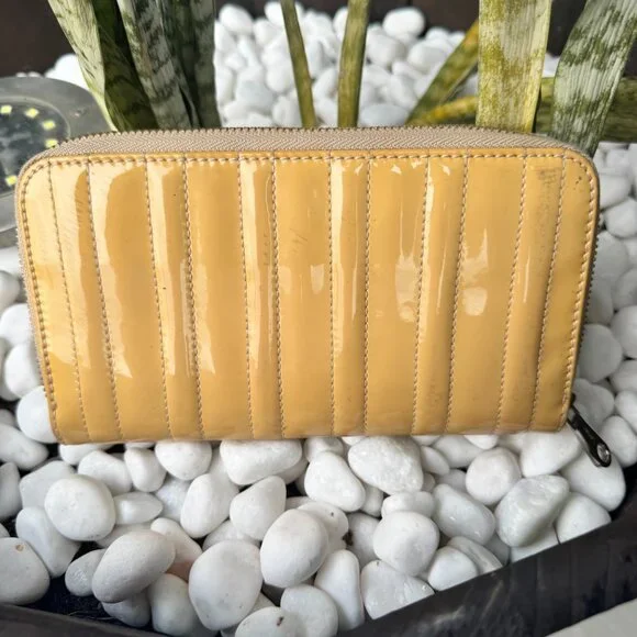 Chloe Wallet (FLAWS) Purse Long Wallet Authentic Beige Mustard Yellow
