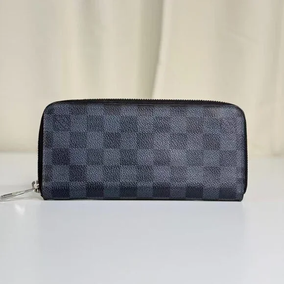 Louis Vuitton Damier Graphite Wallet with Classic Checkerboard Design