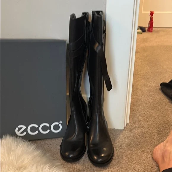 Ecco Sullivan Black leather riding knee high Boots Sullivan. Sz 38. New.