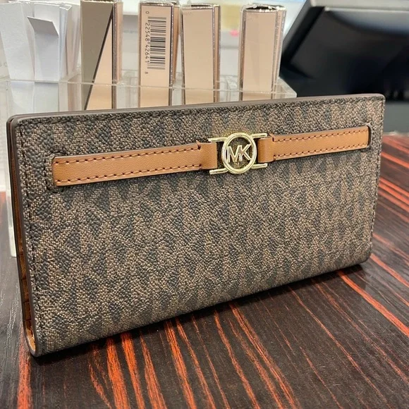 Michael Kors Reed Large Bifold Signature Snap Wallet Card Case Brown NWT
