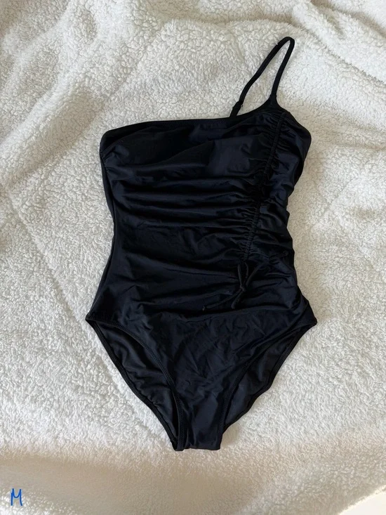 One-Shoulder Black Ruched One-Piece Swimsuit