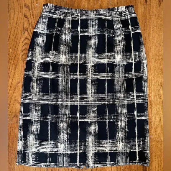 Elegant Silk Black and White Plaid Skirt Size 8