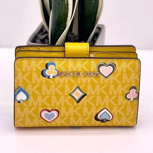Michael Kors Jet Set Medium Printed Signature Logo Wallet