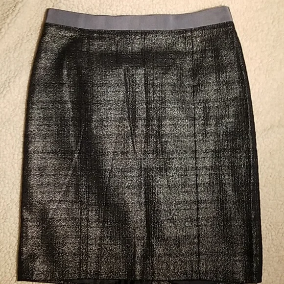Ann Taylor LOFT Silver & Black Shiny Skirt Sz 4