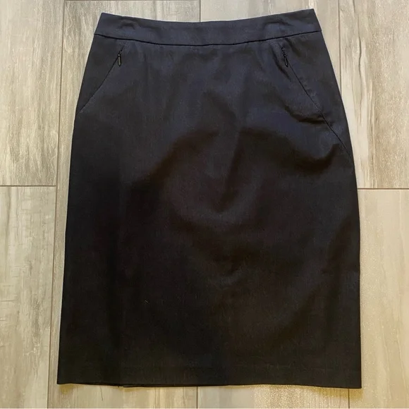 New York & Co Dark Charcoal Gray Metallic Sheen Business Pencil Skirt, size 2
